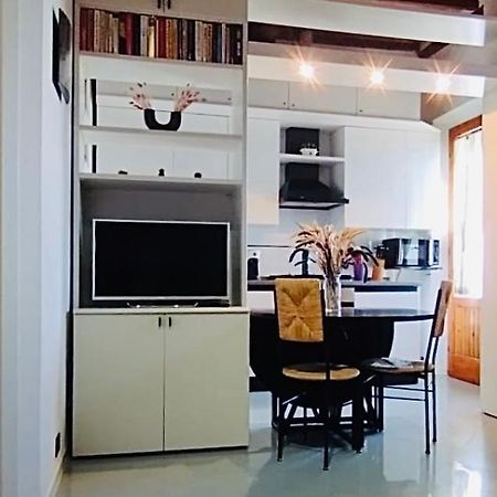 Historic Center Apartment With Private Garage モンタルチーノ エクステリア 写真